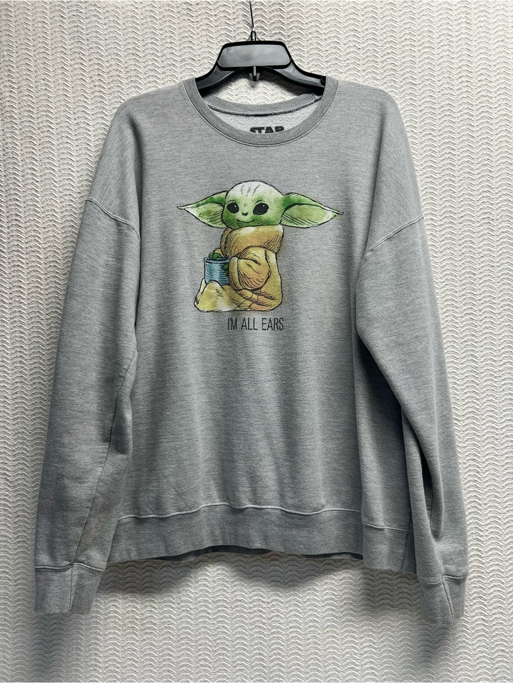 star wars / grey baby yoda boxlunch crewneck sweatshirt size XL